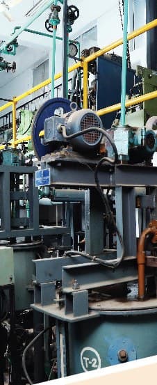 Hydrometallurgical processing plant with reactor vessels and pipework